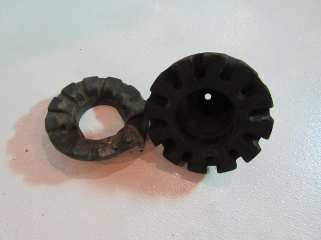 08 09 Infiniti G35 Coupe Rear Coil Spring Bushing RH Pass LH Driver