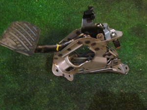 2008 Infiniti G37 Coupe AT Brake Pedal