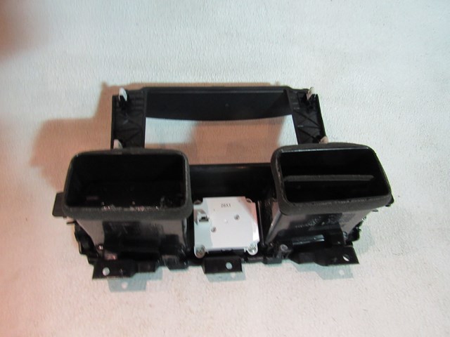 2011 2012 Infiniti M37 Center Dash Vents, Clock & Navigation Trim