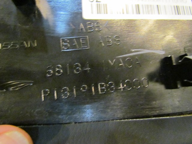 2012 Infiniti M37x RH Center Console Trim 68134 1MA0A