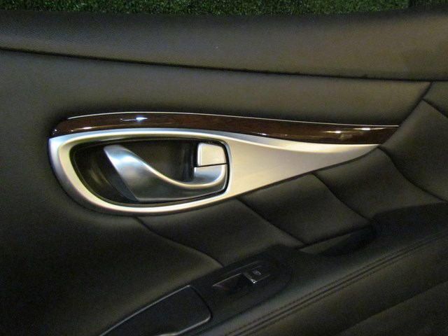 2012 Infiniti M37x Sedan Rear RH Passenger Door Panel