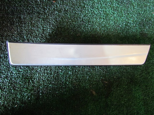 2012 Infiniti M37x Rear RH Door Sill Scuff Plate G6953-1ME0A