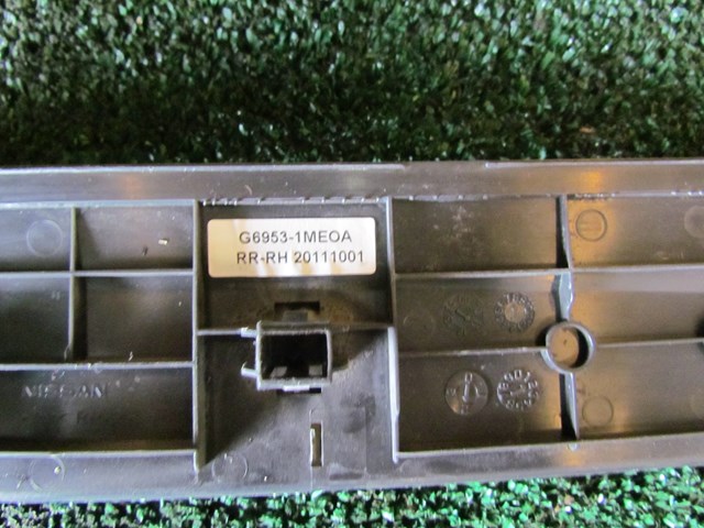 2012 Infiniti M37x Rear RH Door Sill Scuff Plate G6953-1ME0A