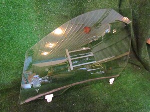 2012 Infiniti M37x Front LH Driver Door Glass