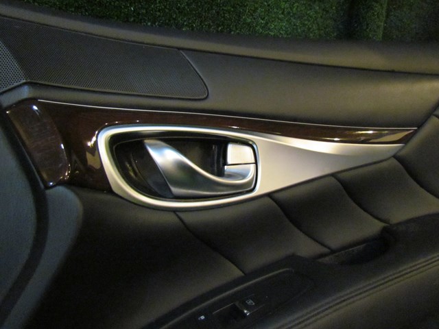 2012 Infiniti M37 M37x Front RH Passenger Door Panel