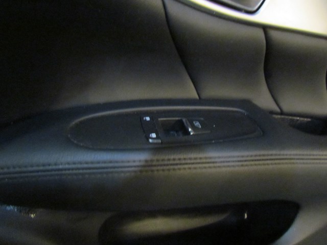 2012 Infiniti M37 M37x Front RH Passenger Door Panel