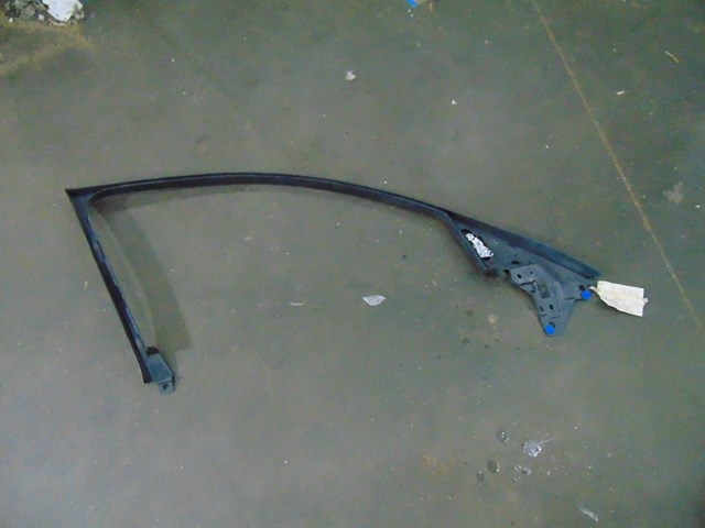 2012 Infiniti M37x RH Window Trim, Sail Panel & Tweeter 