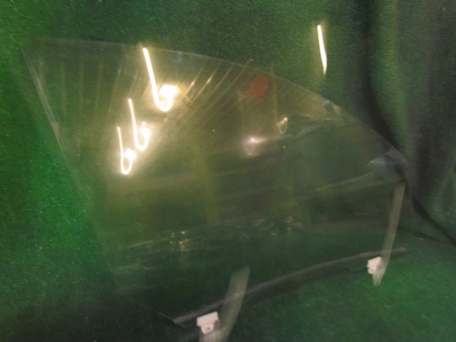 2012 Infiniti M37x Front RH Passenger Door Glass