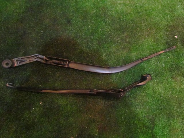 2012 Infiniti M37x M37 Windshield Wiper Arm Set of 2