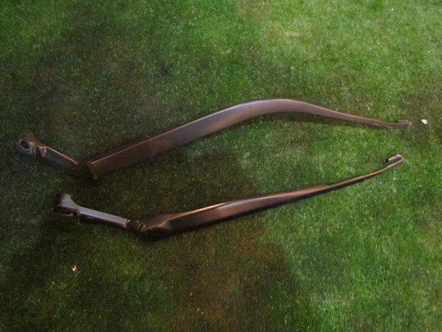 2012 Infiniti M37x M37 Windshield Wiper Arm Set of 2