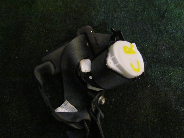 2012 Infiniti M37x Rear Center Seat Belt & Buckle