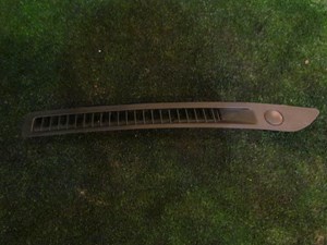 2012 Infiniti M37x Front RH Defrost Vent 68742 1MA0A