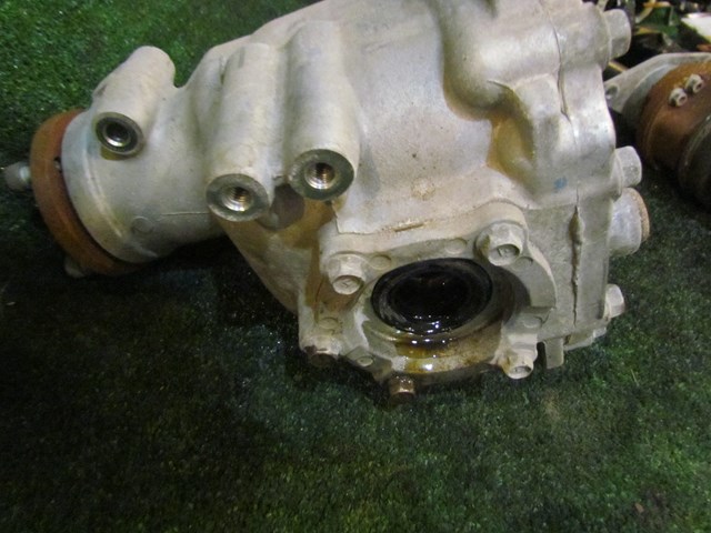 2012 Infiniti M37x Front Differential