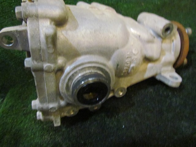 2012 Infiniti M37x Front Differential