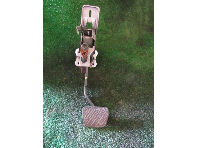 2012 Infiniti M37x Brake Pedal