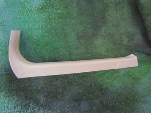 2007 Infiniti G35 Sdn Front RH Door SIll Kick-Stone-769B4JK000