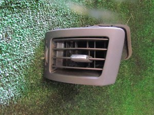 2007 Infiniti G35x Sdn RH Pass Dash Vent