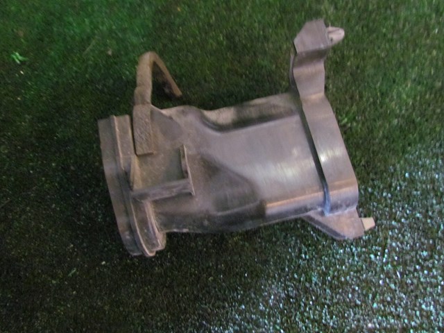 2007 Infiniti G35x Sedan RH Passenger Air Inlet Duct