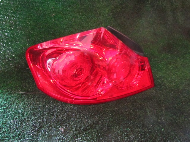 2007 Infiniti G35x Sedan LH Driver Quarter Mounted Tail Light