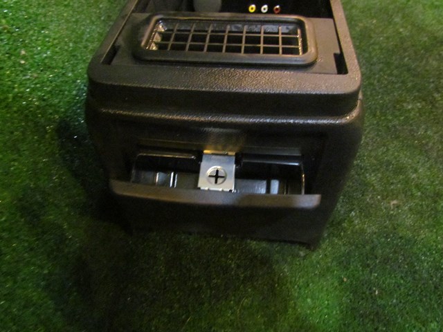 2007 Infiniti G35x Sedan Center Console Lower Portion