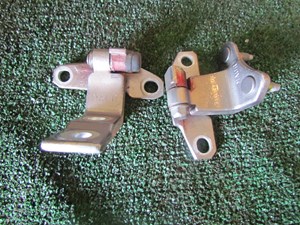 2012 Infiniti M37x Rear RH Passenger Door Hinges