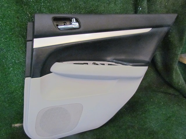 2007 Infiniti G35x Sedan Rear RH Passenger Door Panel