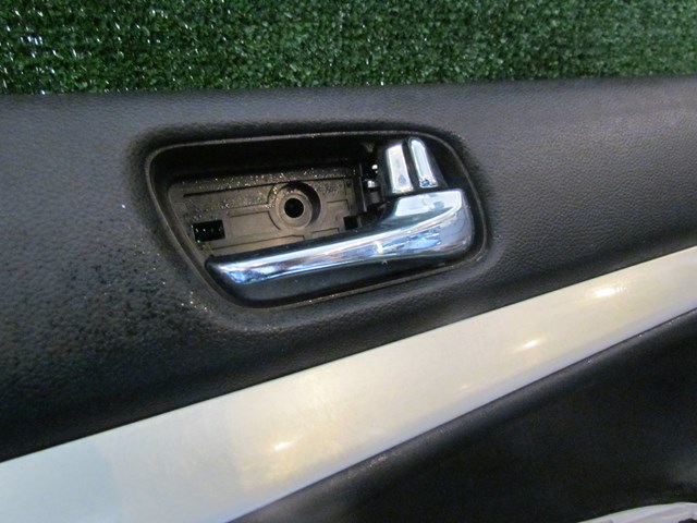 2007 Infiniti G35x Sedan Rear RH Passenger Door Panel