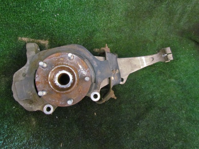2007 Infiniti G35x Sedan Front RH Passenger Spindle