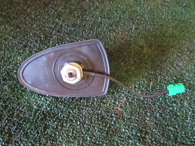 2007 Infiniti G35x Sedan Radio Antenna Shark Fin Antenna