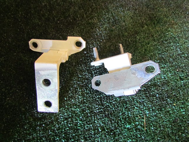 2007 Infiniti G35x Sedan Rear LH Driver Door Hinges