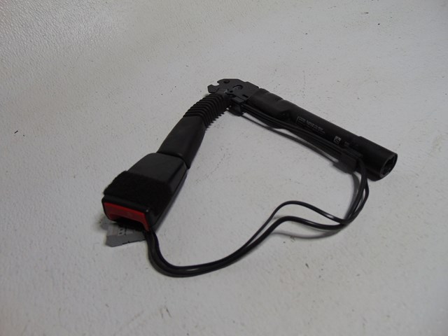2013 BMW 128i Convertible RH Passenger Front Buckle Receiver