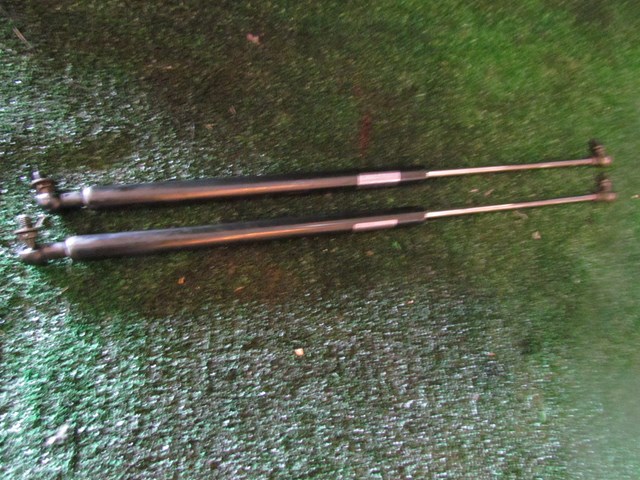 2005 Subaru Impreza Hatch Struts Set of 2