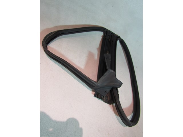 2005 Subaru Impreza Wagon LH Driver Window Seal