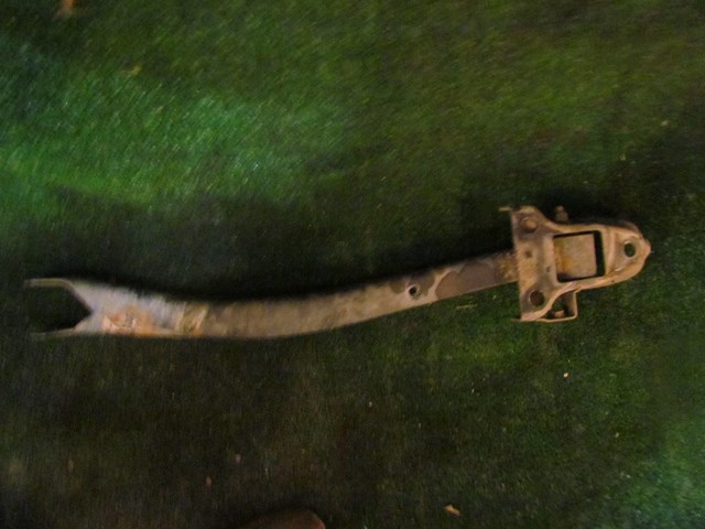2005 Subaru Impreza Rear RH Passenger Subframe Stay Arm