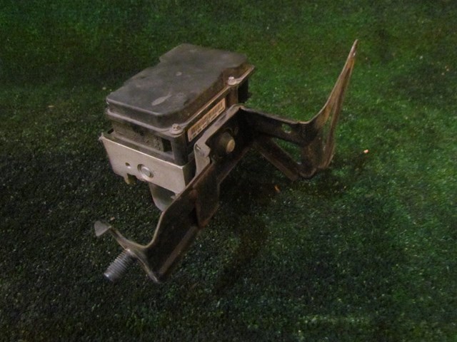 2005 Subaru Impreza Wagon ABS Pump & Bracket 27534FE260