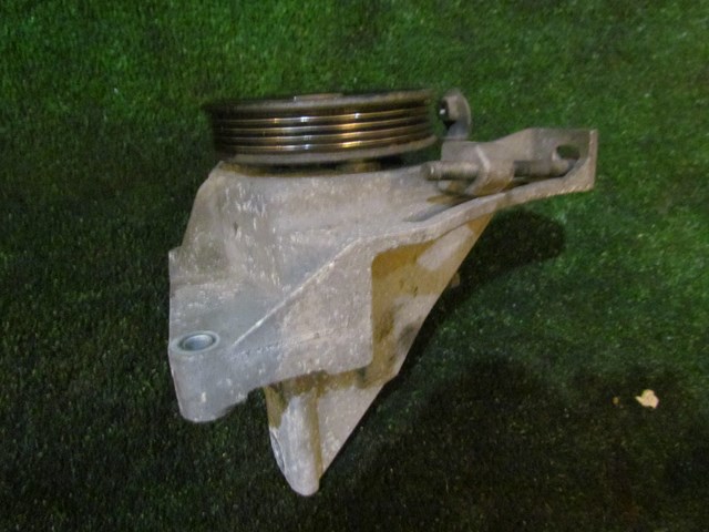 2005 Subaru Impreza Wagon Power Steering Pump w/Bracket