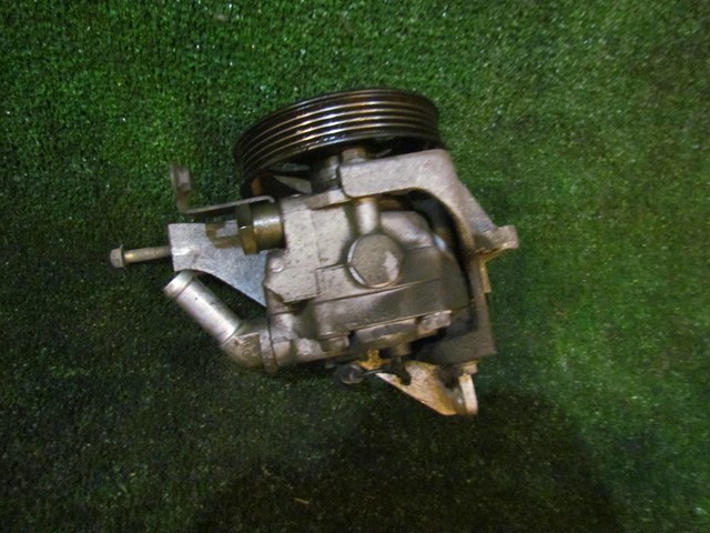 2005 Subaru Impreza Wagon Power Steering Pump w/Bracket