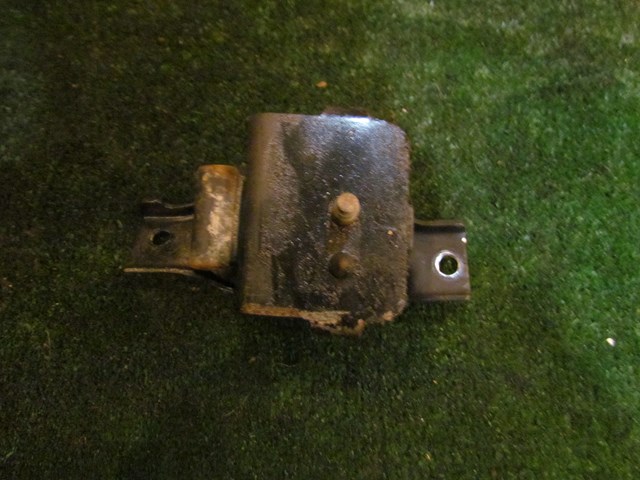 2005 Subaru Impreza Wagon RH Passenger Engine Mount