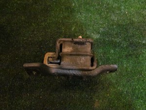 2005 Subaru Impreza Wagon RH Passenger Engine Mount