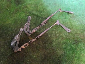 2005 BMW M3 RH & LH Hood Hinges w/Struts Set 5123 7 893 236