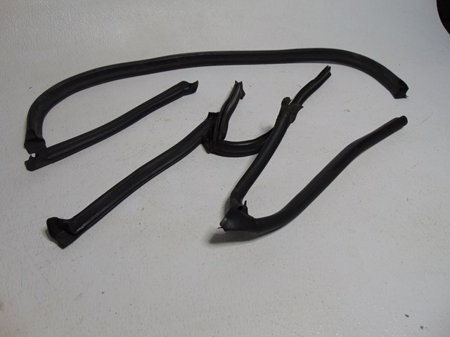 2005 BMW M3 Wiper Cowl Weather Seal Set