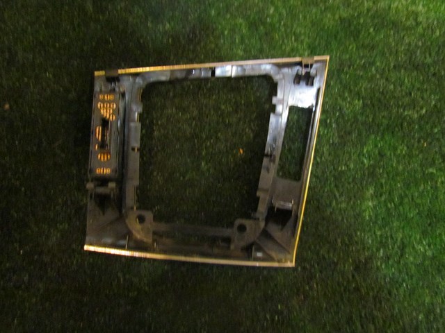 2005 BMW M3 RH Passenger Window Switch w/Shifter Trim