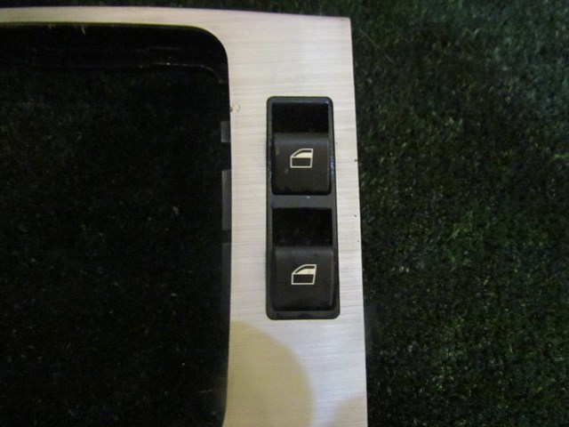2005 BMW M3 RH Passenger Window Switch w/Shifter Trim