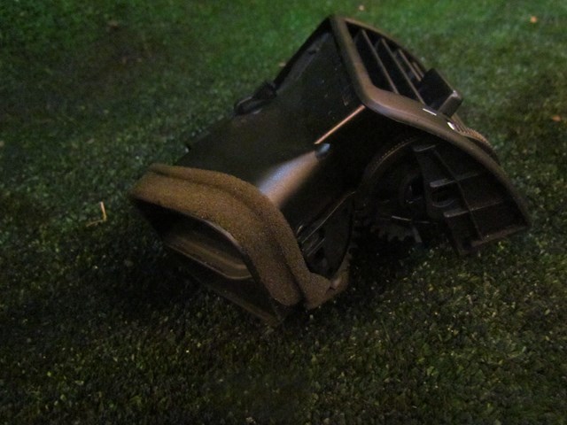 2005 BMW M3 E46 RH Passenger Dash Vent