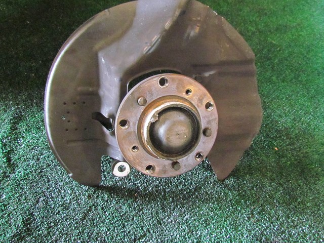 2005 BMW M3 Front RH Passenger Spindle