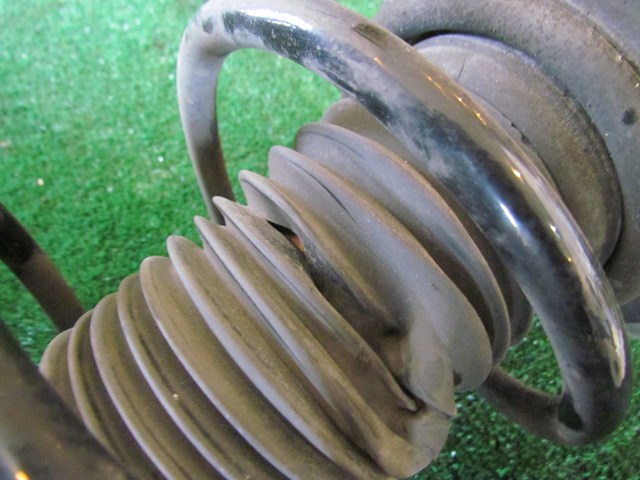 2005 BMW M3 E46 Front RH Passenger Strut 3131 2283104