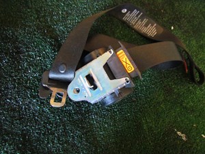2005 BMW M3 Front RH Passenger Seat Belt 