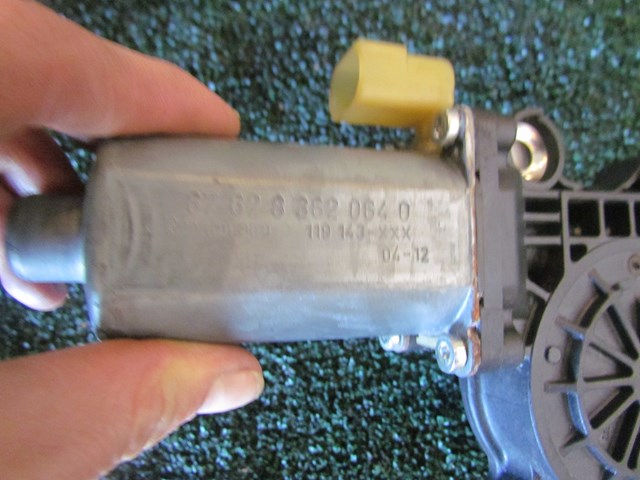 2005 BMW M3 Front LH Driver Power Window Motor