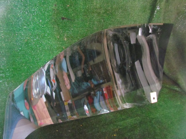 2005 BMW M3 RH Passenger Front Door Glass