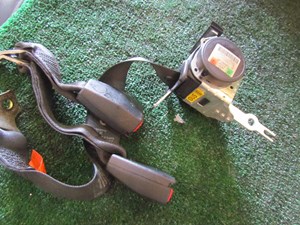 2005 BMW M3 Rear RH Passenger Seat Belt w/Buckles